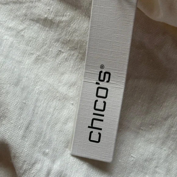 NWT Chico’s Women’s Linen Cut Out Sleeve Tee - Picture 4 of 10